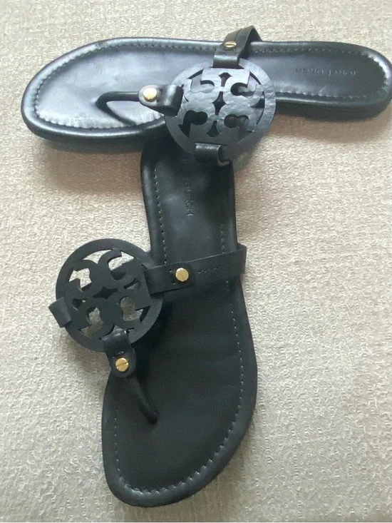 Tory Burch Patent Miller Thong Sandal - Black - Picture 3 of 4